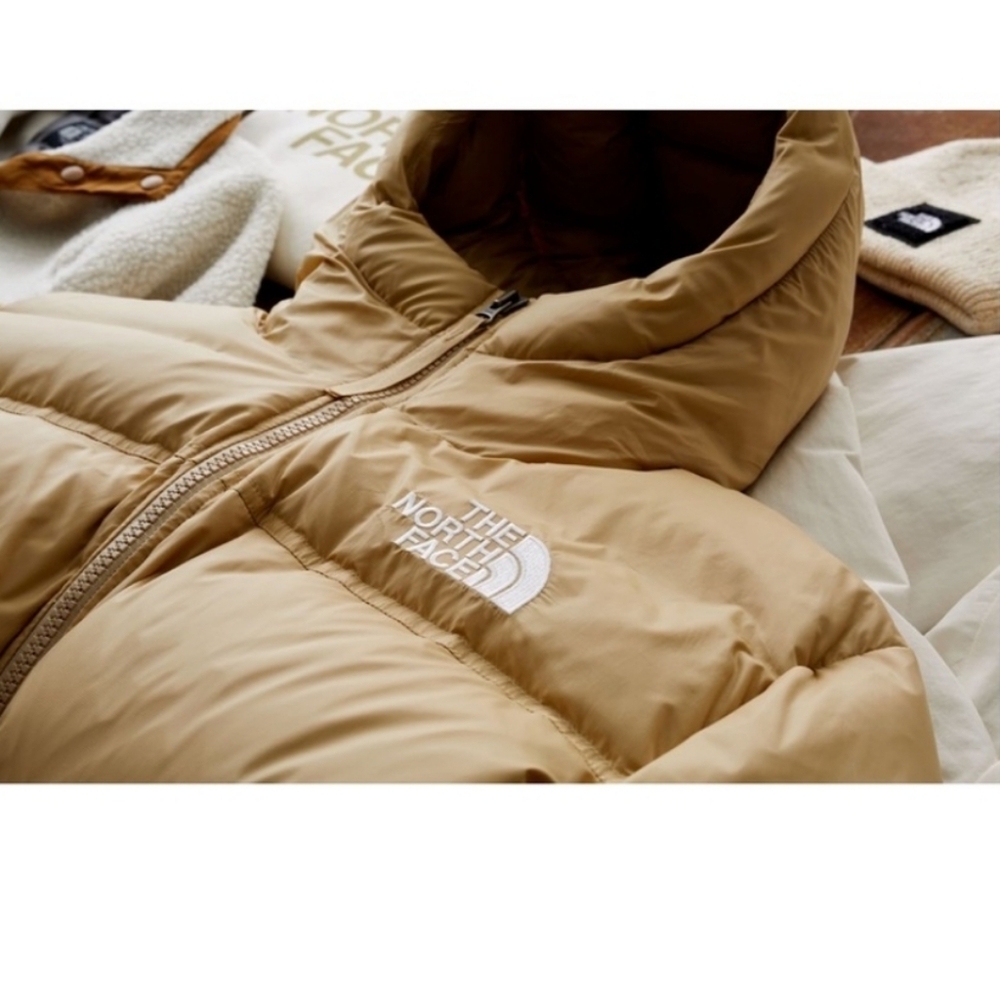 The North Face Nuptse Belted Mid Jacket - Picture 12 of 16